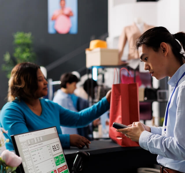 الحفاظ على أمان بيانات الدفع للعملاء